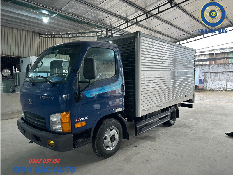 hyundai-n250-2-5-tan-thung-kin-dai-3m6-4 Hyundai N250 2.5 tấn thùng kín dài 3m6