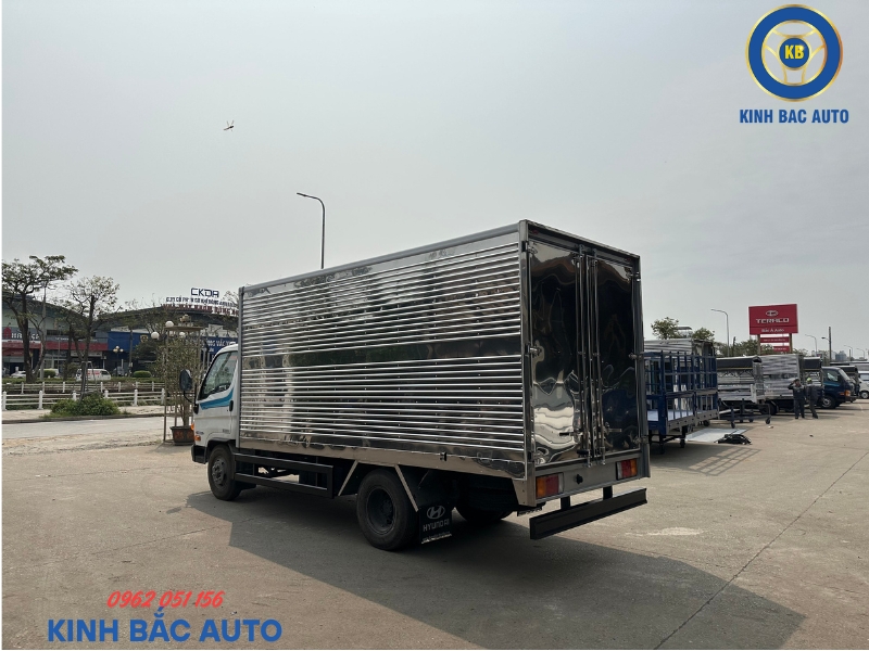 hyundai-n650l-35-tan-thung-kin-dai-4m5 (2) Hyundai N650L 3,5 tấn thùng kín dài 4m5