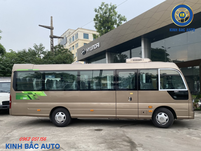 Ngoại Thất Hyundai New County Mạnh Mẽ Và Hiện Đại