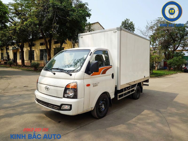 hyundai-porter-h150-1-5-tan-thung-composite-dai-3m1 (4) Hyundai Porter H150 1.5 tấn thùng composite dài 3m1