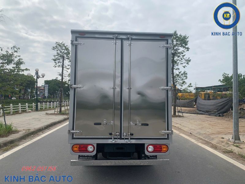 hyundai-porter-h150-1-5-tan-thung-kin-dai-3m1 (11) Hyundai Porter H150 1.5 tấn thùng kín dài 3m1
