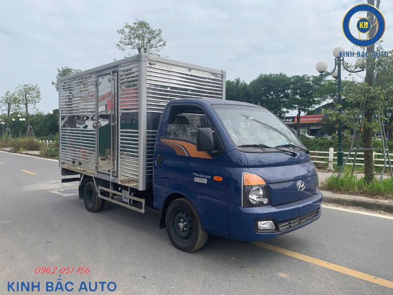 hyundai-porter-h150-1-5-tan-thung-kin-dai-3m1 (13) Hyundai Porter H150 1.5 tấn thùng kín dài 3m1