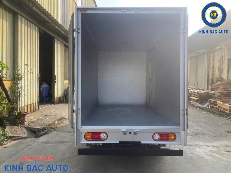 hyundai-porter-h150-1-5-tan-thung-kin-dai-3m1 Hyundai Porter H150 1.5 tấn thùng kín dài 3m1