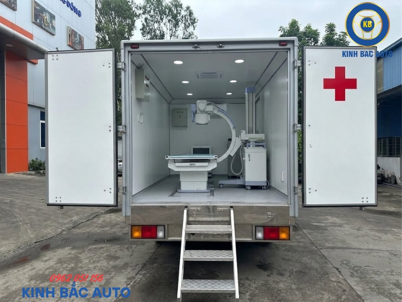 Hyundai W750 3.5 tấn thùng y tế lưu động dài 4m5