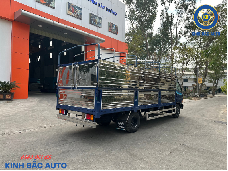 Động cơ của xe W11SL 7 tấn thùng bạt dài 5m7