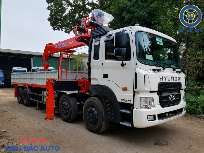 Vì sao nên lựa chọn xe tải gắn cẩu Hyundai HD320 11 tấn thùng dài 7.8m?